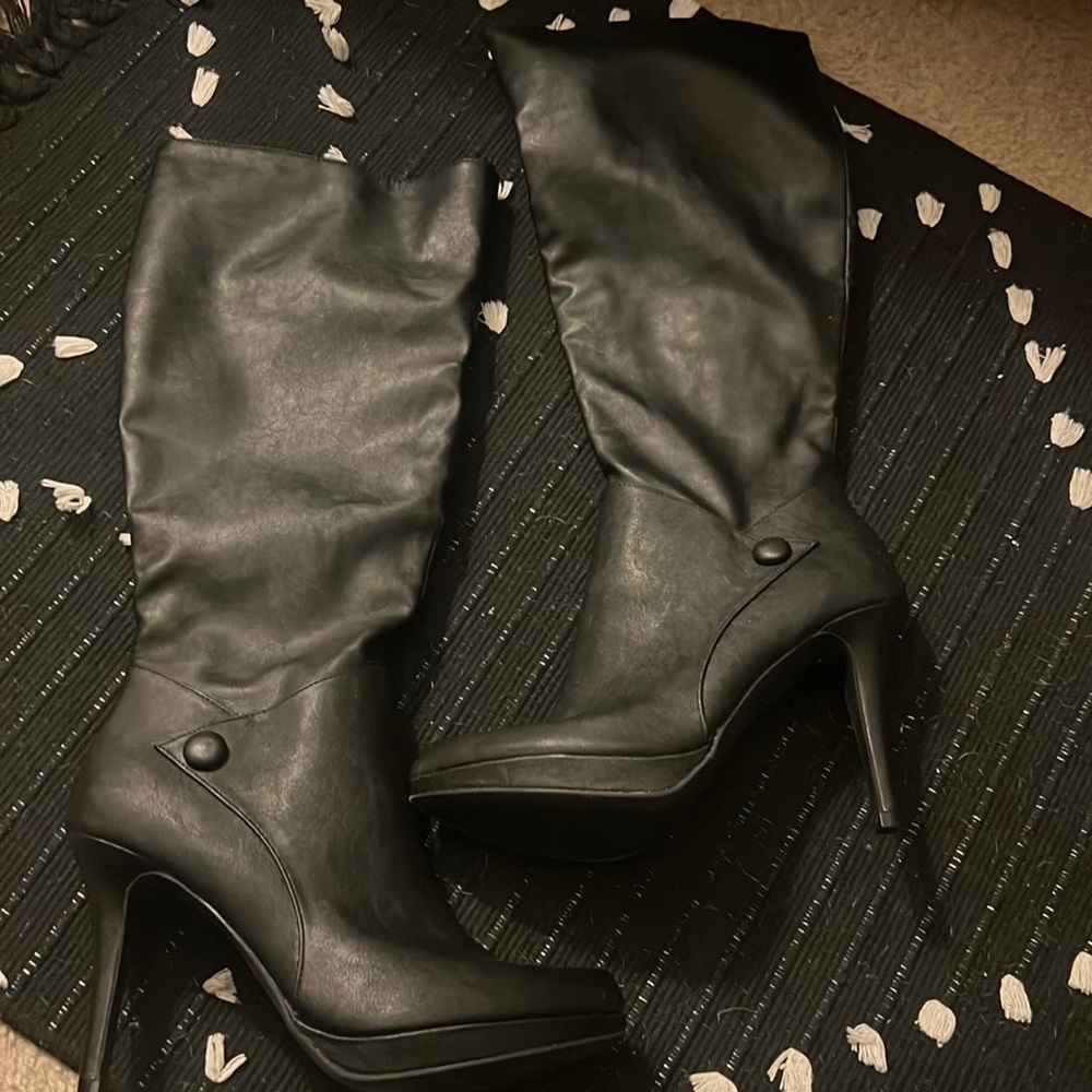 ❌SOLD❌ Black Boots